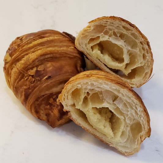 Almond Croissant (18)